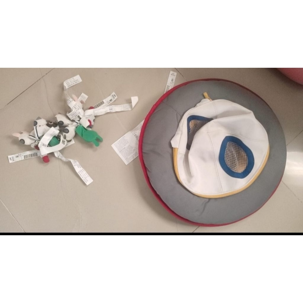 Boneka ufo dan boneka tangan IKEA