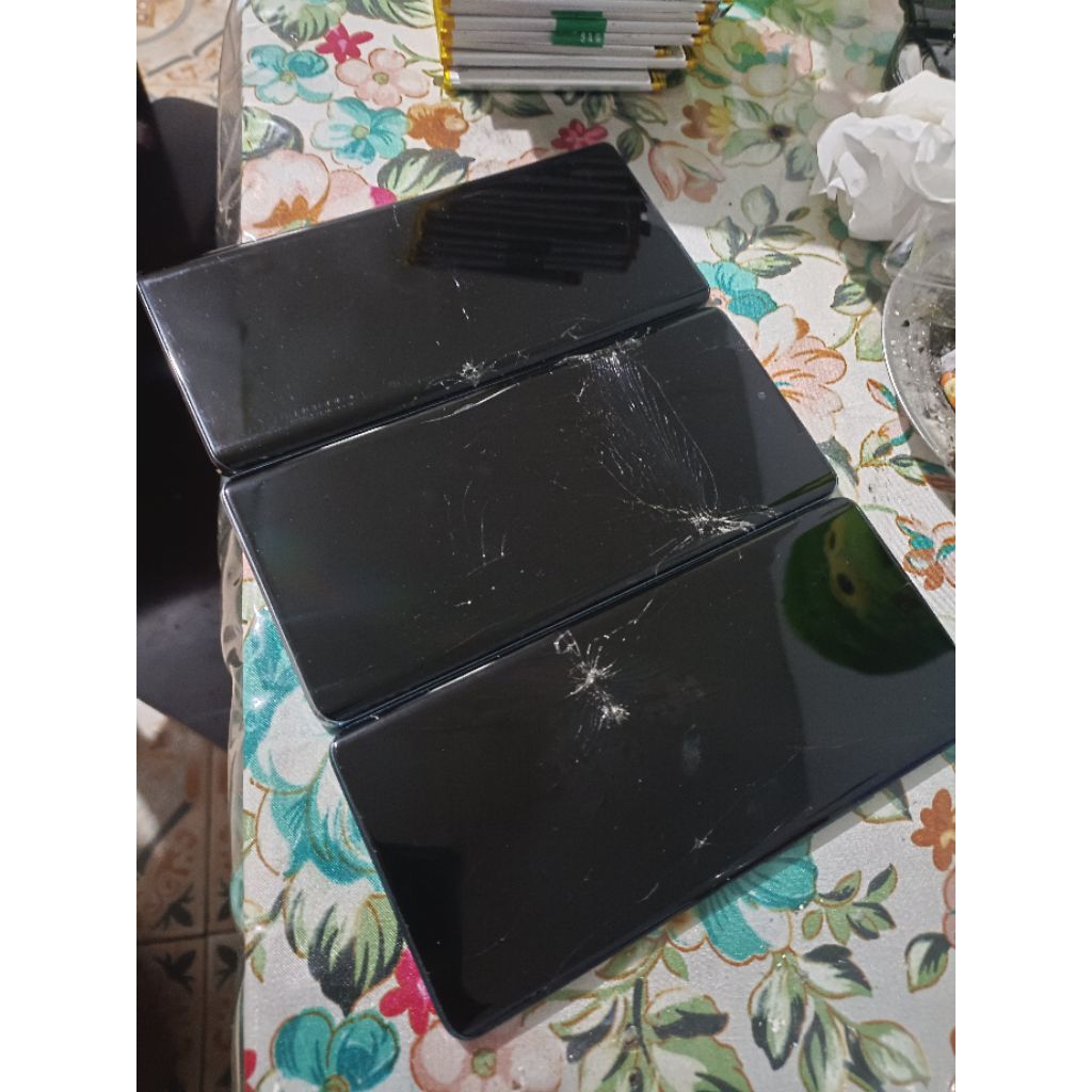 LCD COPOTAN VIVO V29 DAN VIVO V30 RETAK GLASS