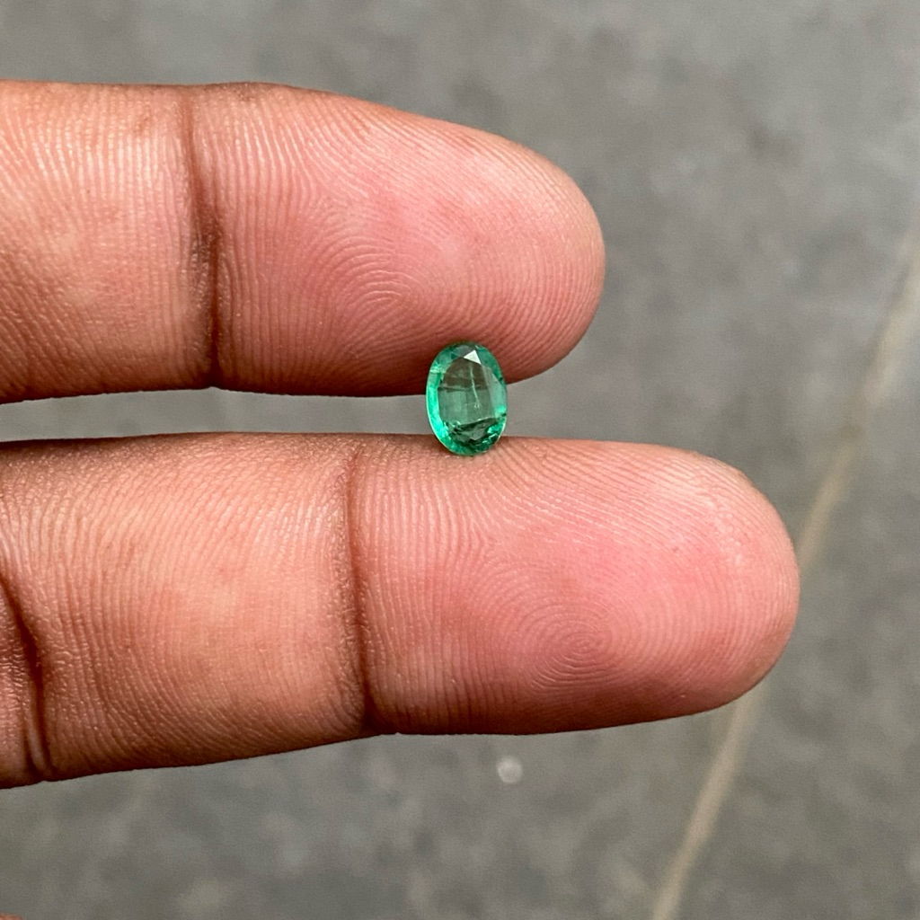 Batu zamrud colombia Jamrud Natural zambian emerald jamrud HQ ukuran kecil dim 7x5x2 CT 0.50