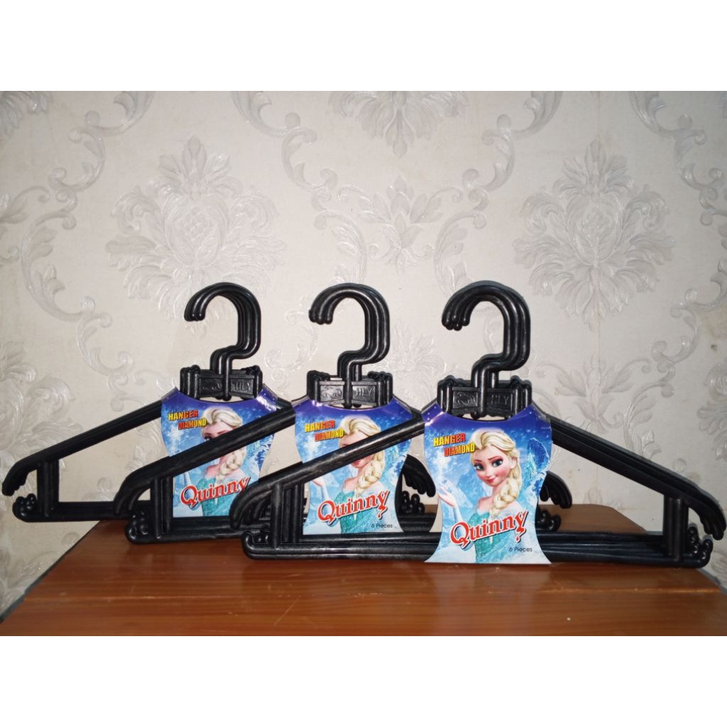 Hanger Kastok Gantungan Baju Plastik Murah Meria
