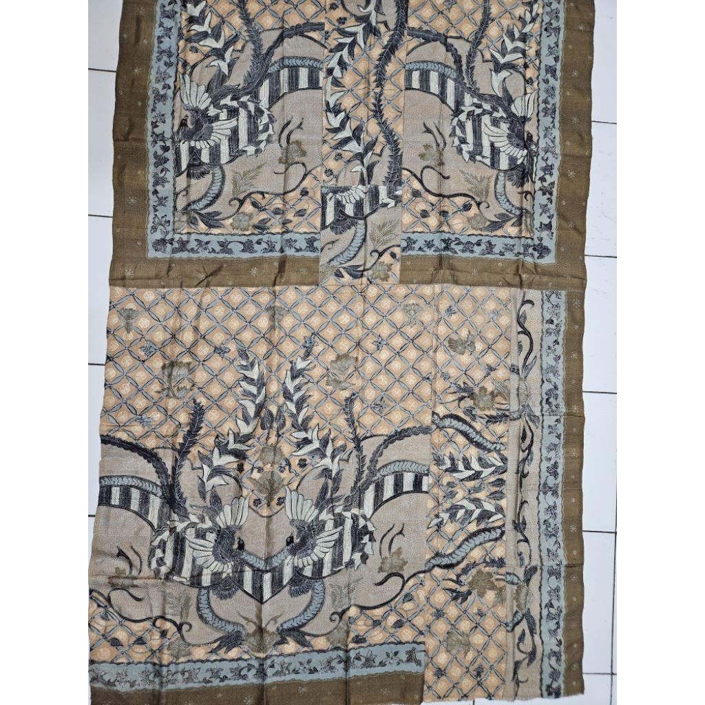 BATIK LAWASAN TULIS SUTRA POLA KAIN