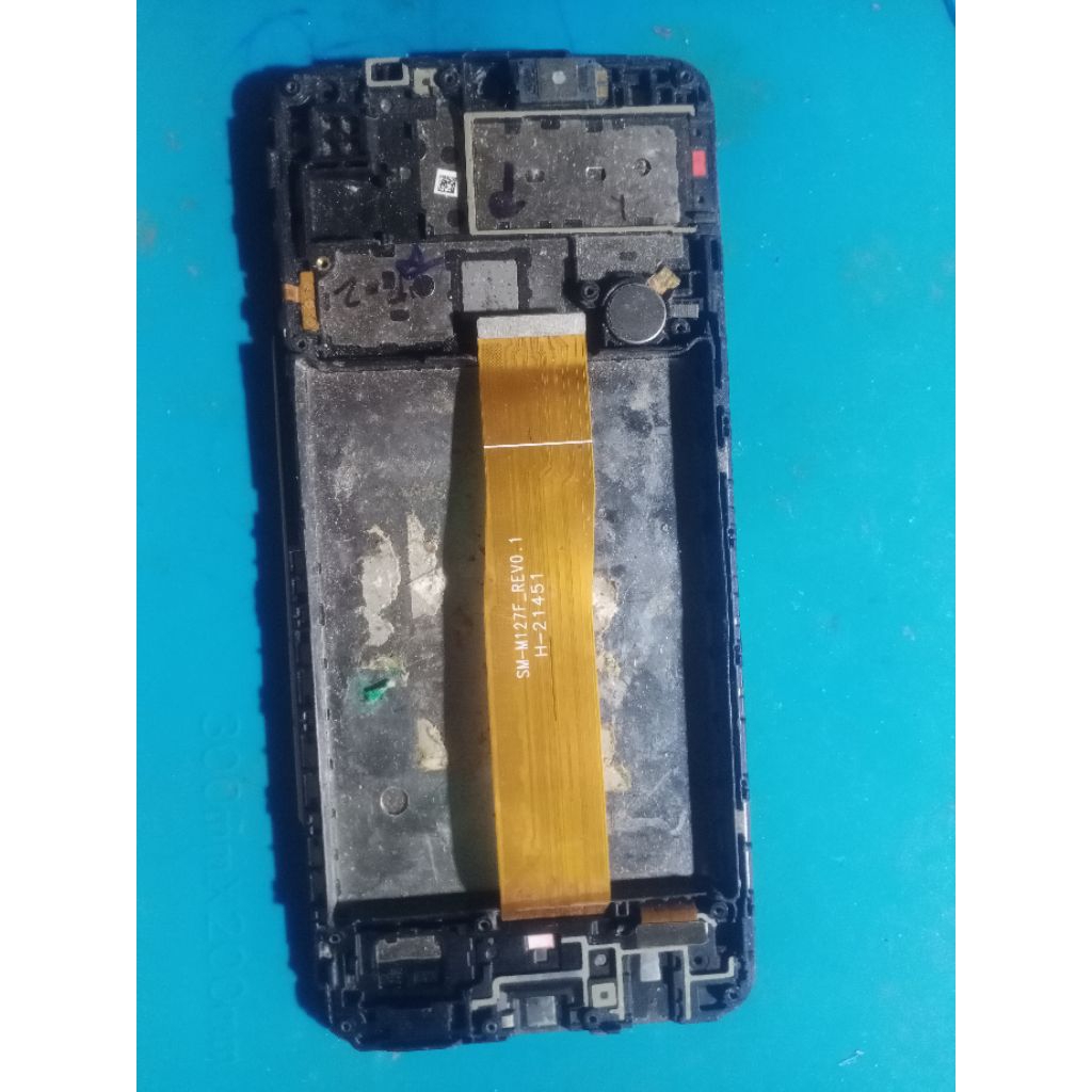 Tulang Frame dudukan LCd Samsung M12