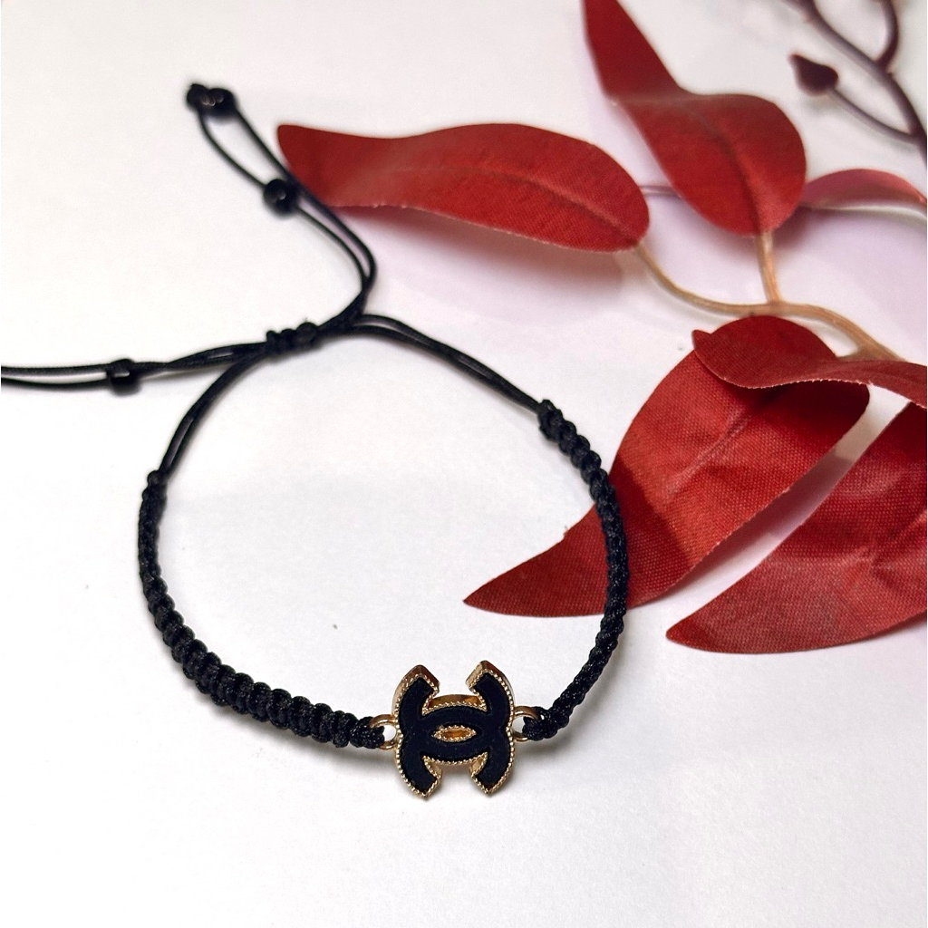Gelang/Bracelet Liontin Chanel/Gelang Handmade/Gelang Rajut/Gelang Chanel/Gelang Tali Hitam