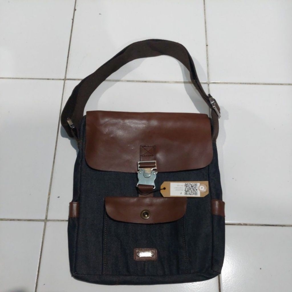 Tas Lois Original // Tas Kulit Lois Original // Tas Selempang Pria Lois Original