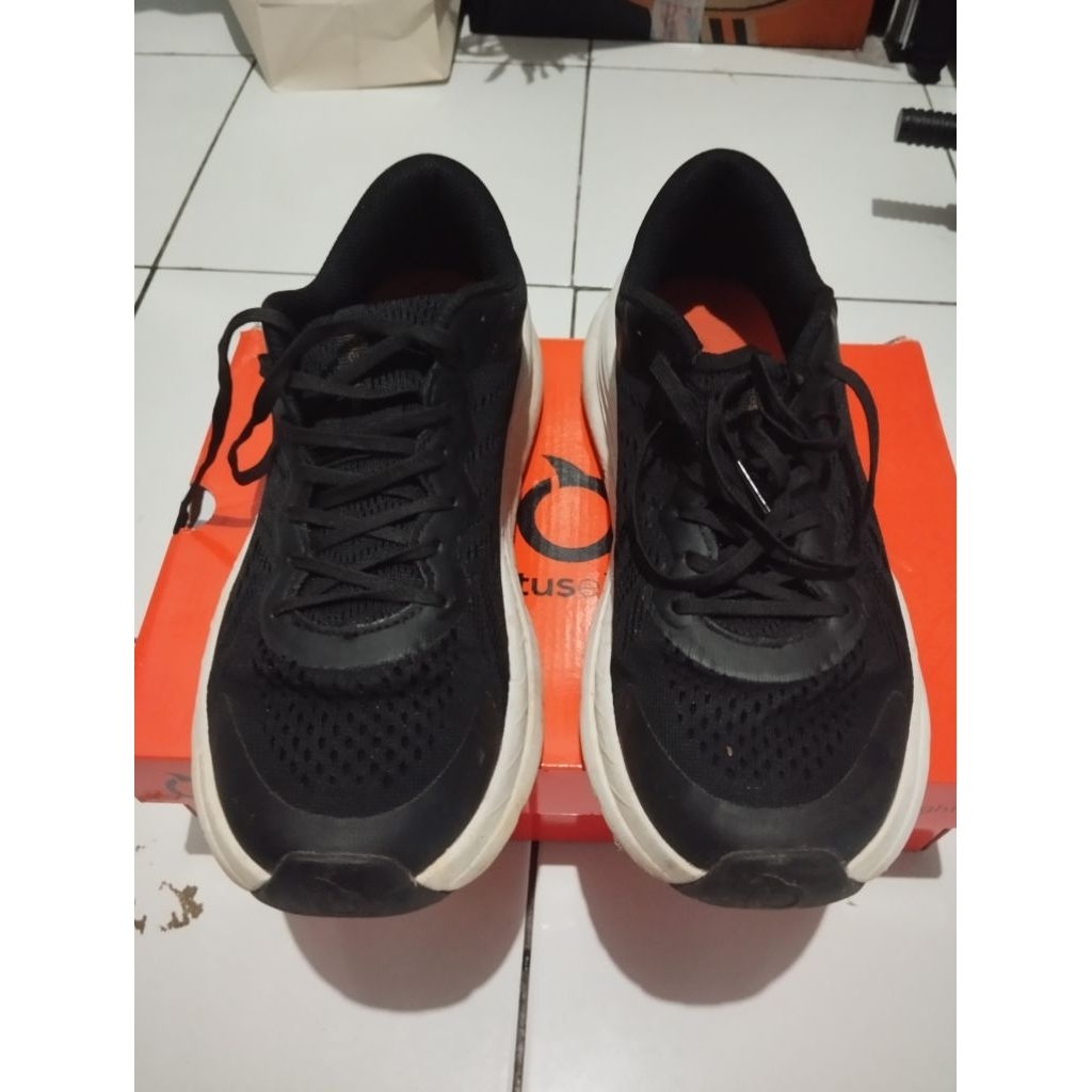 Sepatu Lari Ortuseight Hyperblast encore (second)