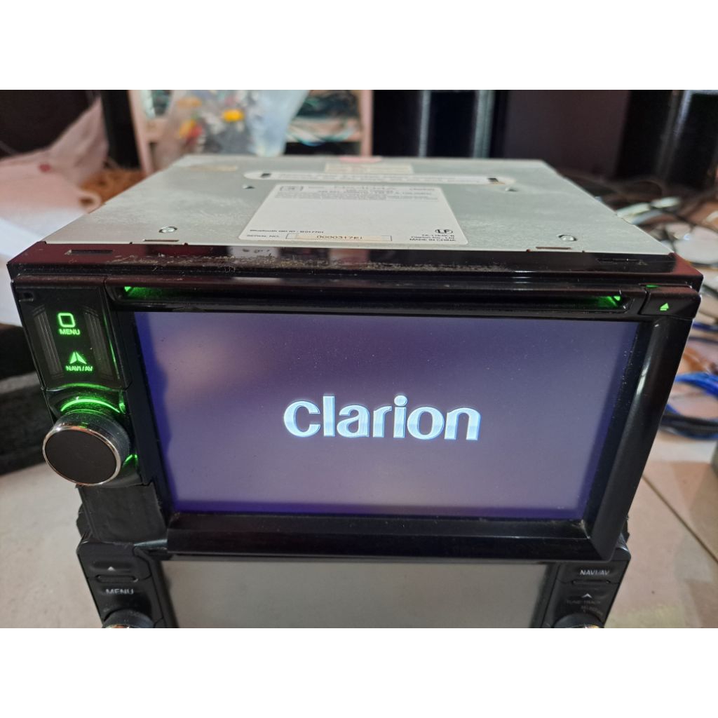 head unit Clarion NX 404A bekas normal segel