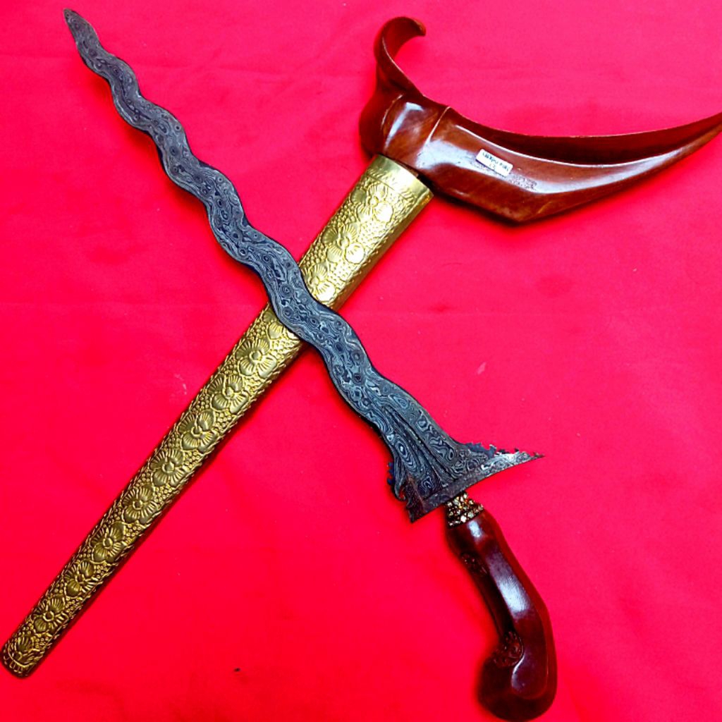 Koleksi Budaya Dapur Sengkelat Luk 13 Pamor Udan Emas Gagah