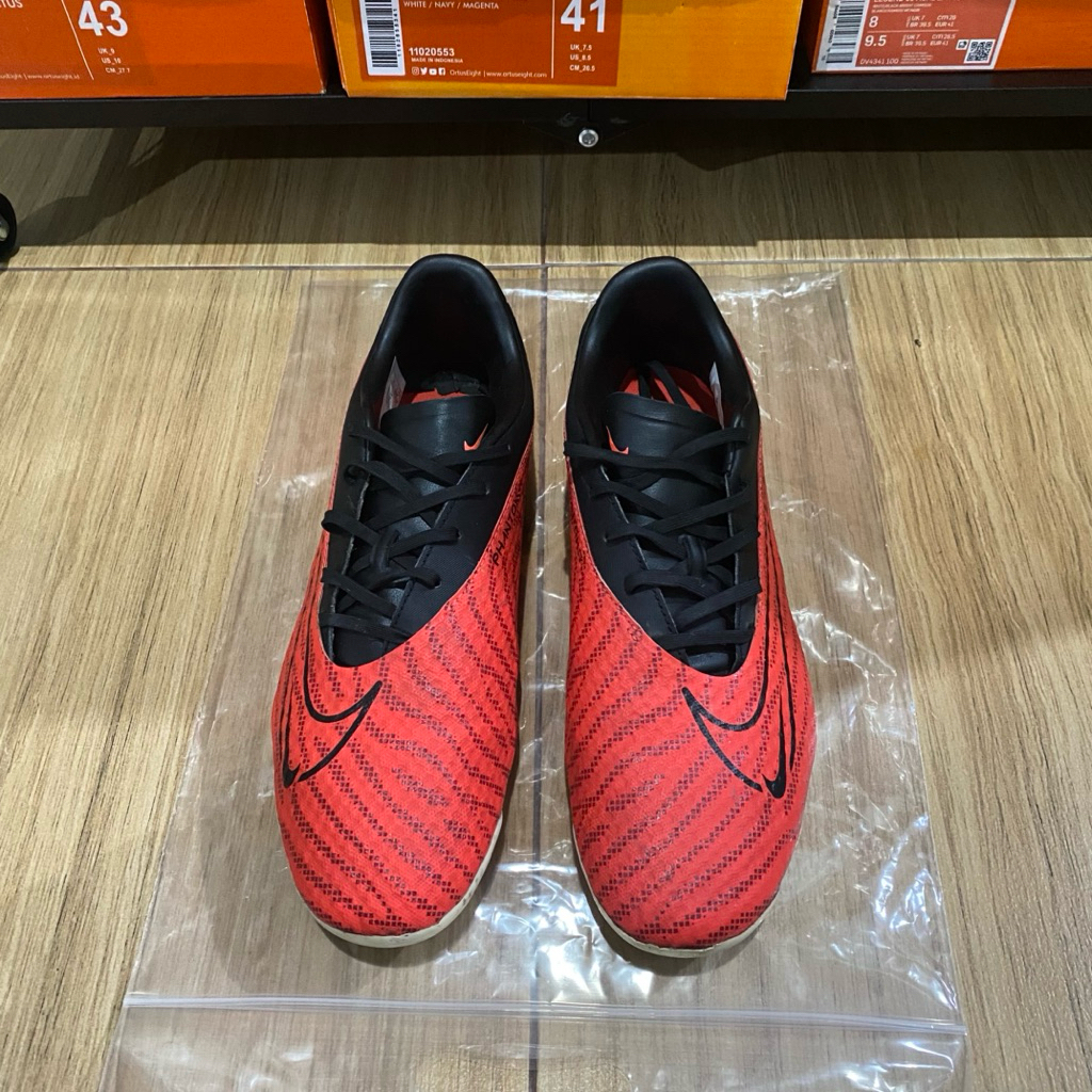 Sepatu bola minisoccer NIKE Phantom GX ACADEMY size 44 second bekas