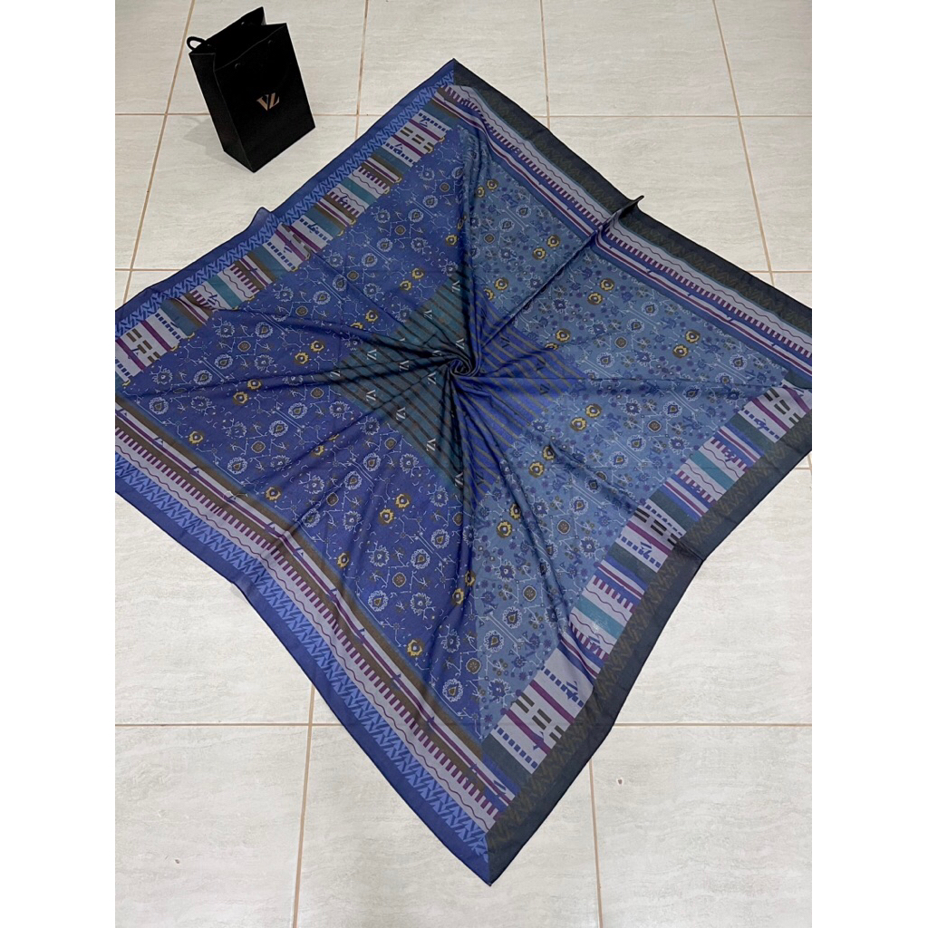 Preloved VZ Swediva Aimara Scarf