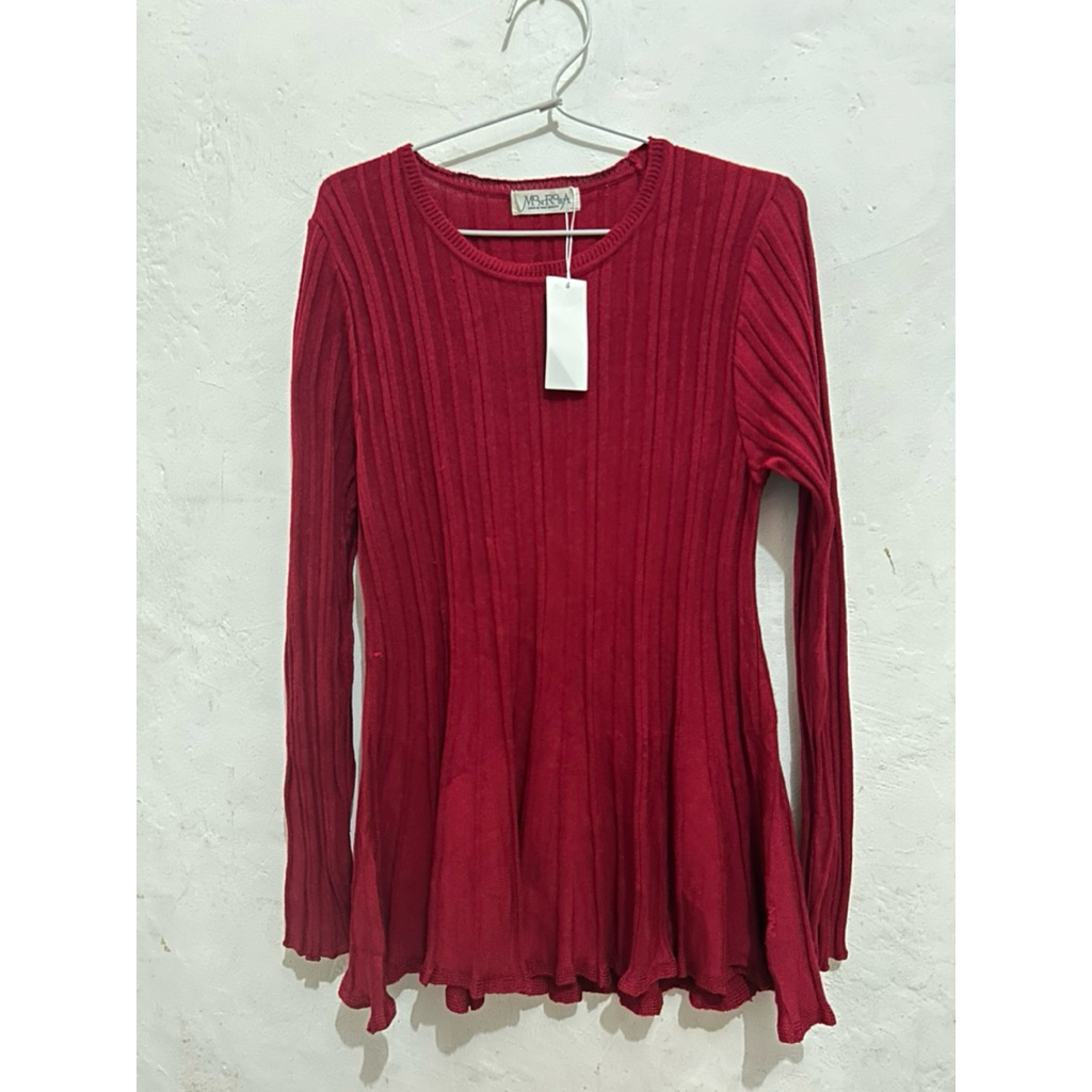 Atasan rajut wanita warna merah maroon