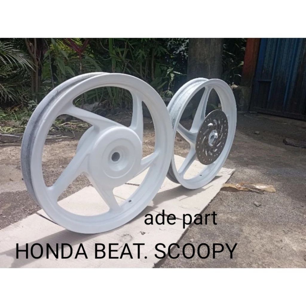 Velg pelek 1set Depan belakang. Putih. Honda. Beat karbu fi. Scoopy karbu fi. Vario lama karbu. Seco