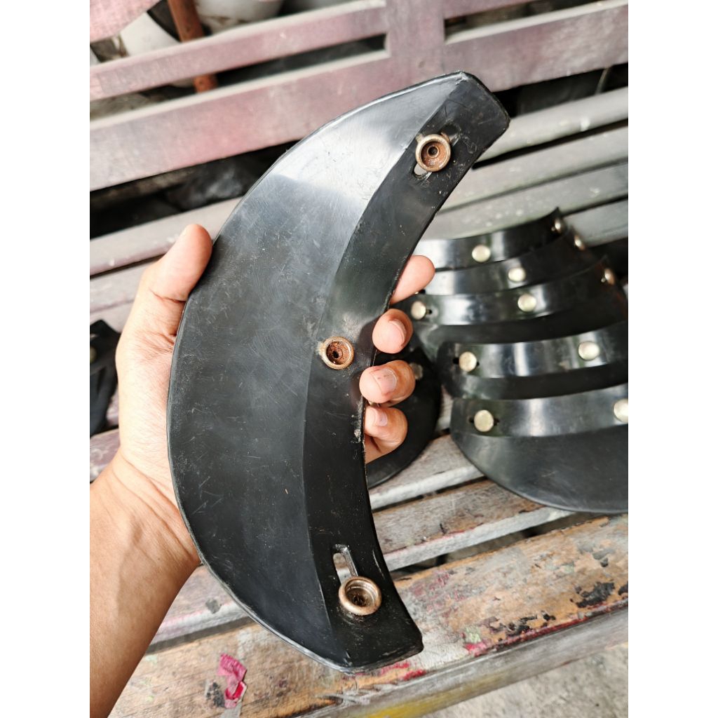 pet helm chips original nos baru