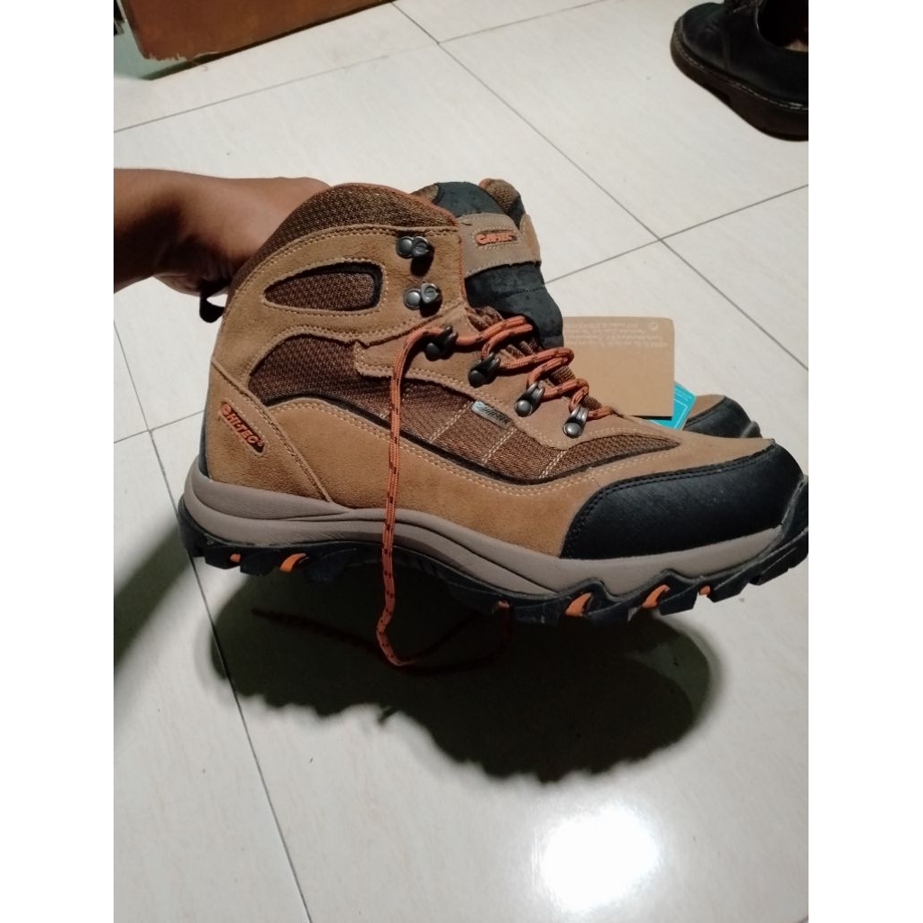 Hi-Tec Keswick Waterproof Hiking Boots