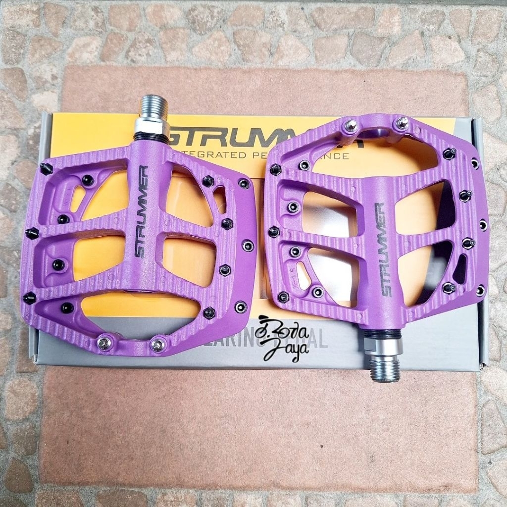 UNGU PEDAL SEPEDA MTB STRUMMER NYLON AS BESAR UNGU