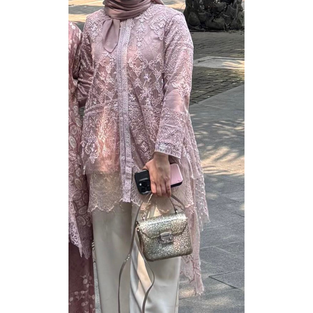 Sarah Dewanto Kebaya Tunik
