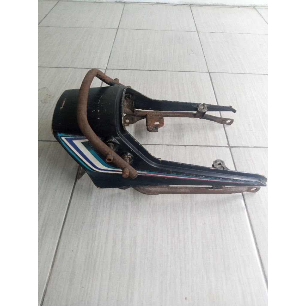 cover body belakang set braket yamaha rx spesial original