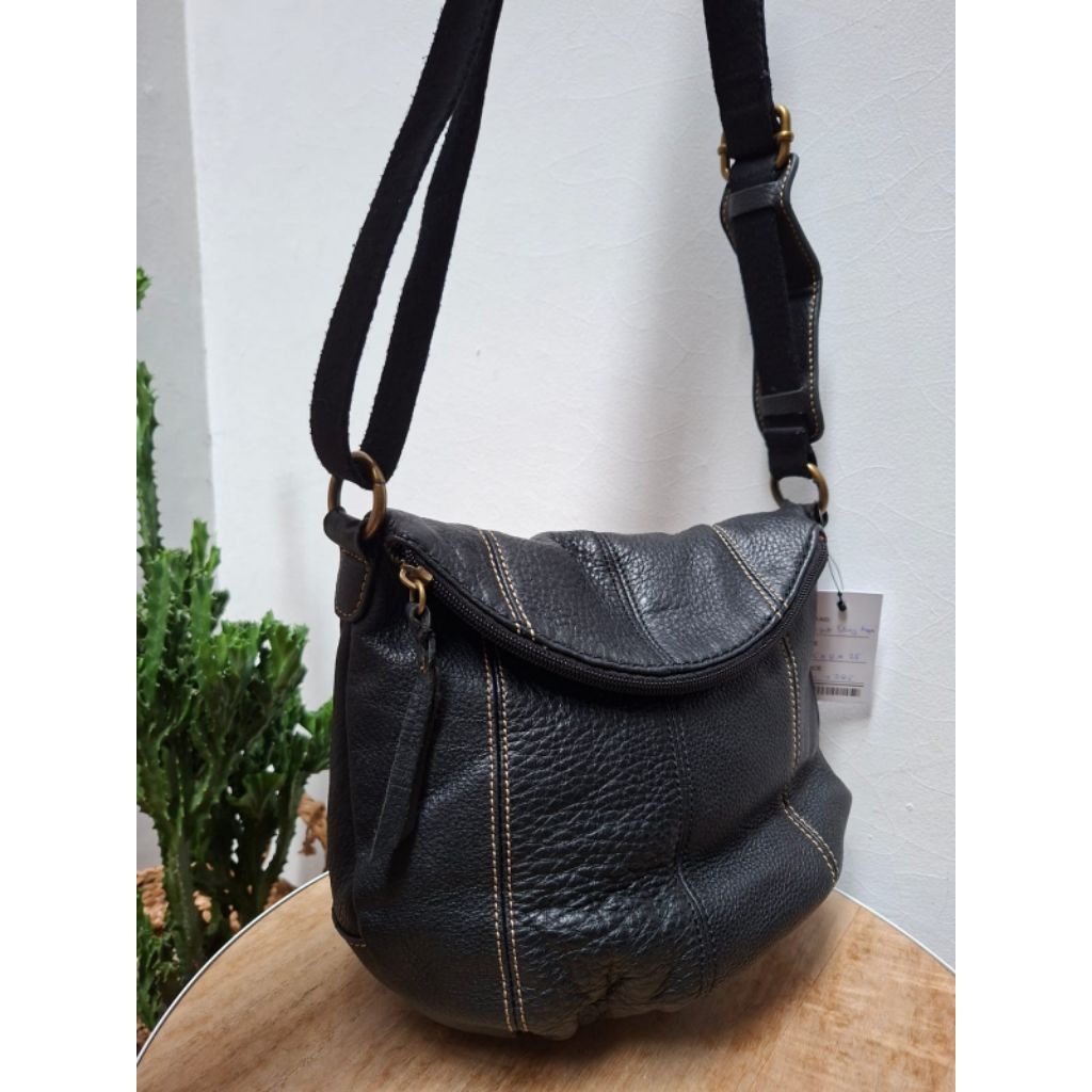 The Sak Sling bag kulit asli model topi