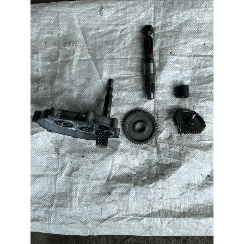 tutup gardan gigi ger gir gear gardan as roda belakang mio j gt 115 original copotan