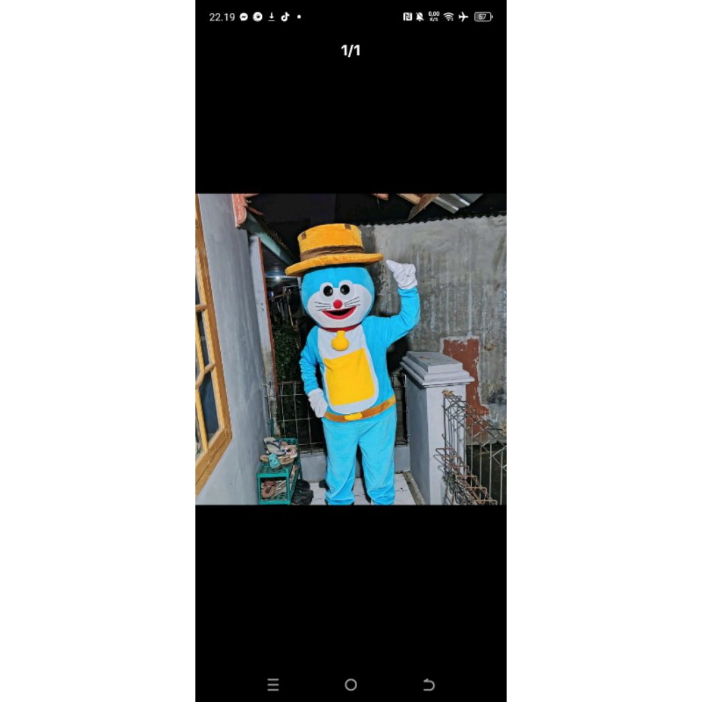 kostum badut doraemon