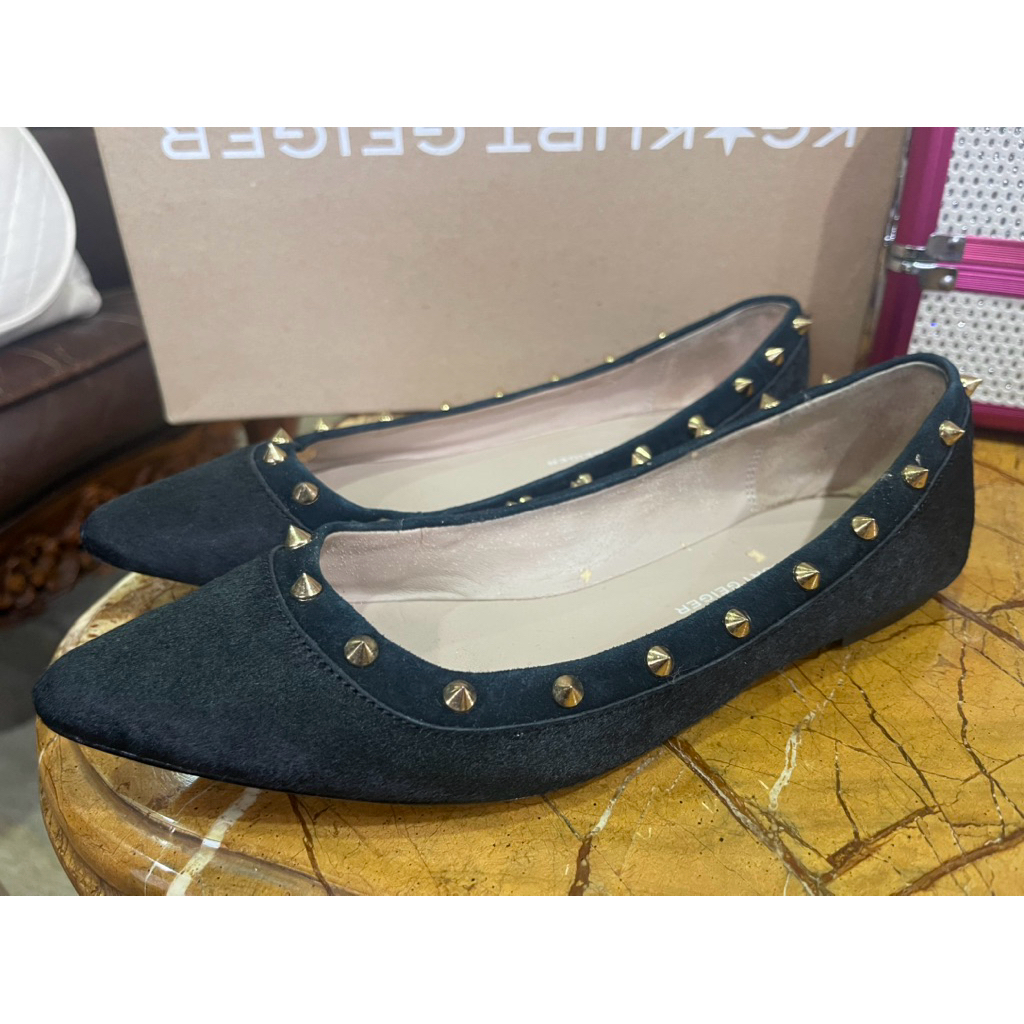 Kurt Geiger Black Velvet Stud Sepatu Flat Size 37