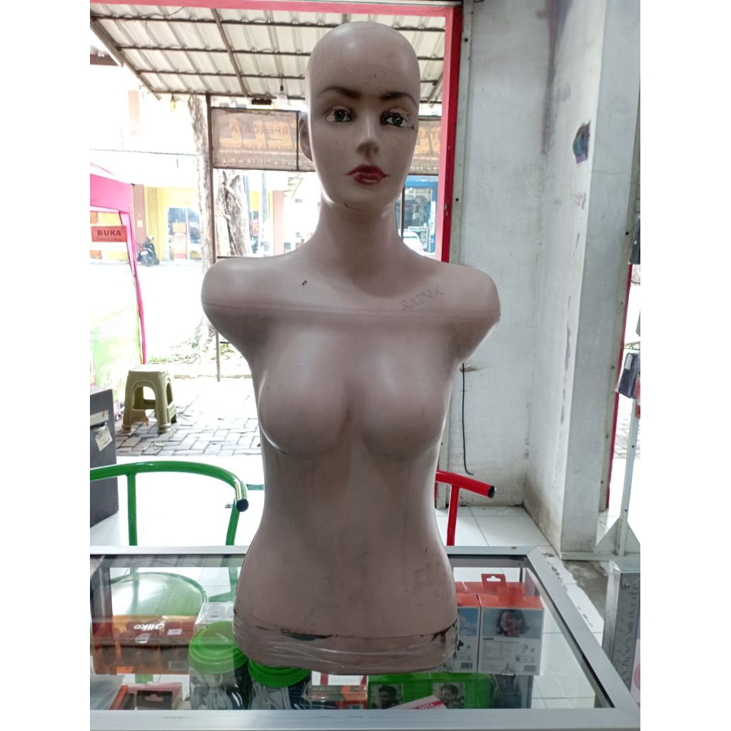 Manekin Badan Wanita Dewasa Bekas