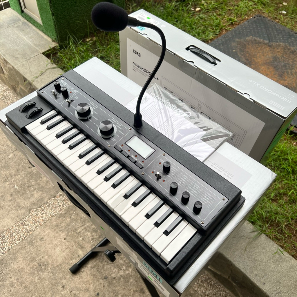 Vocoder Synthesizer Korg microKORG XL+