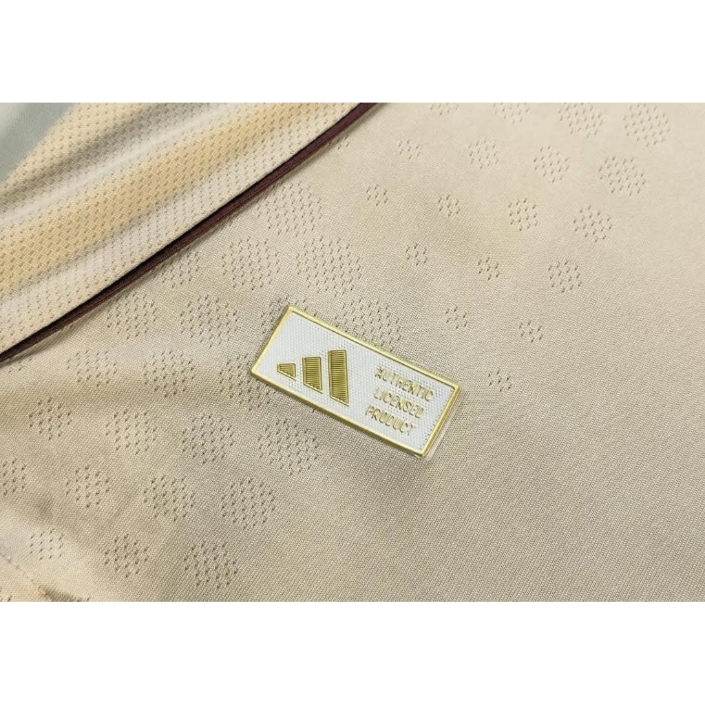 Jersey Ajax 3rd Player Issue