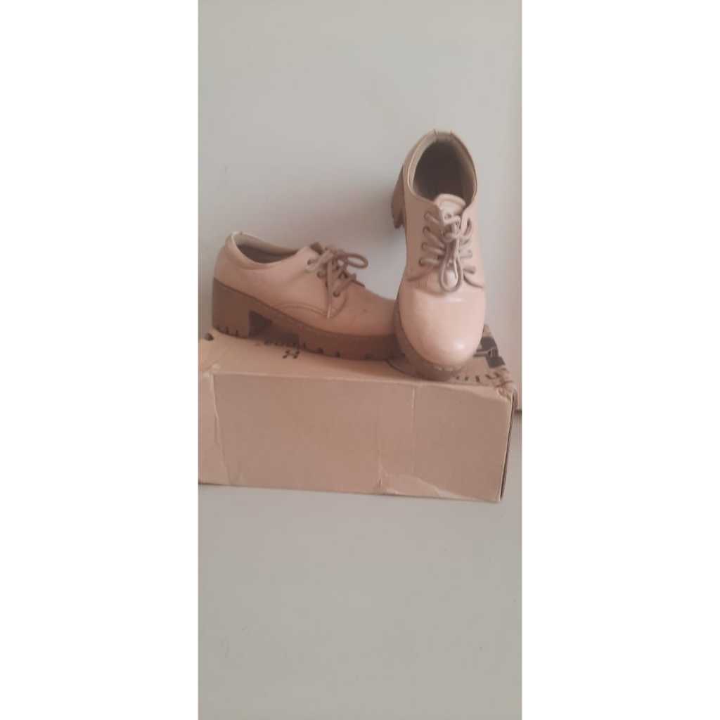 Preloved Kaninna OLIVE Women Platform Shoes in Beige (Sepatu Oxford) Size 37