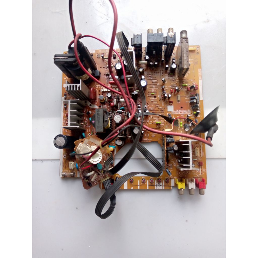 mesin tv sharp slim 21inch,komponen lengkap,cabutan blm test/gambling