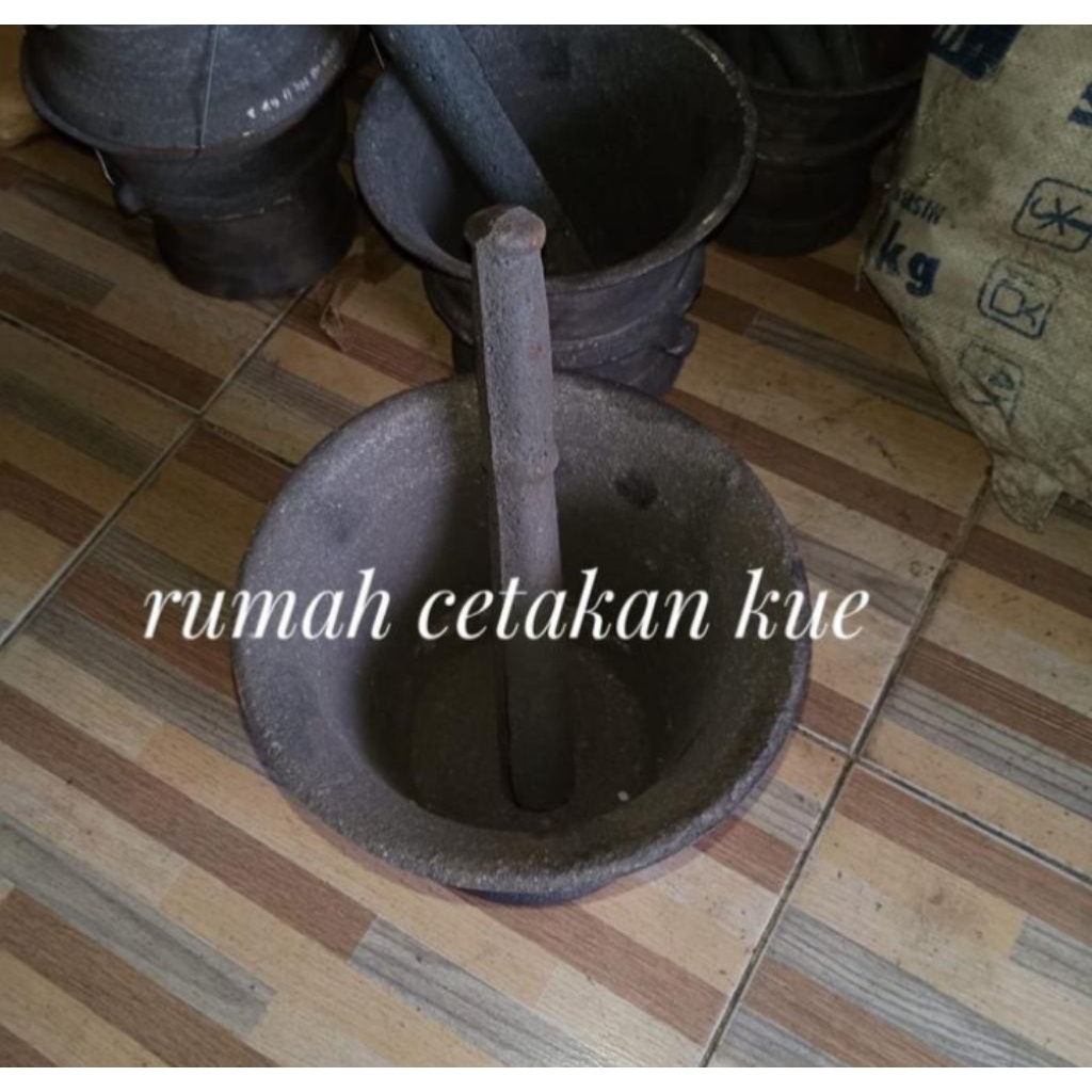 lumpang besi/ lumpang jamu/ tumbukan besi ukuran besar