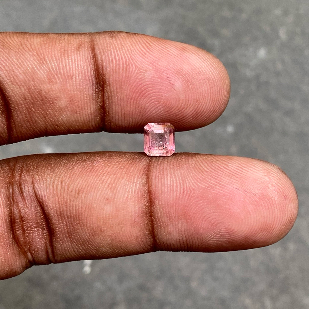 Natural Pink Tourmaline Batu Pink Tourmaline Kotak batu turmaline Dim 6x5.5x4