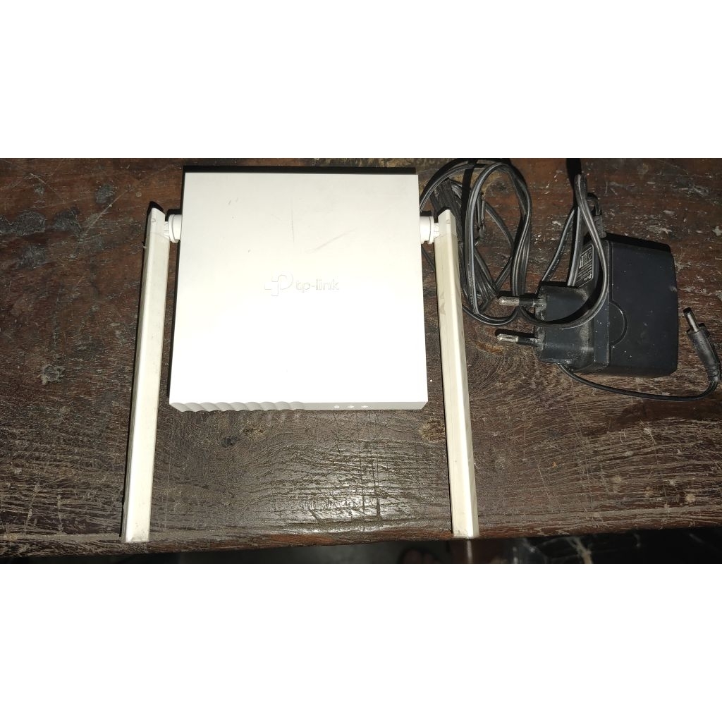 TP-LINK TL-WR820N 300Mbps Wireless N Router Bekas + Adaptor