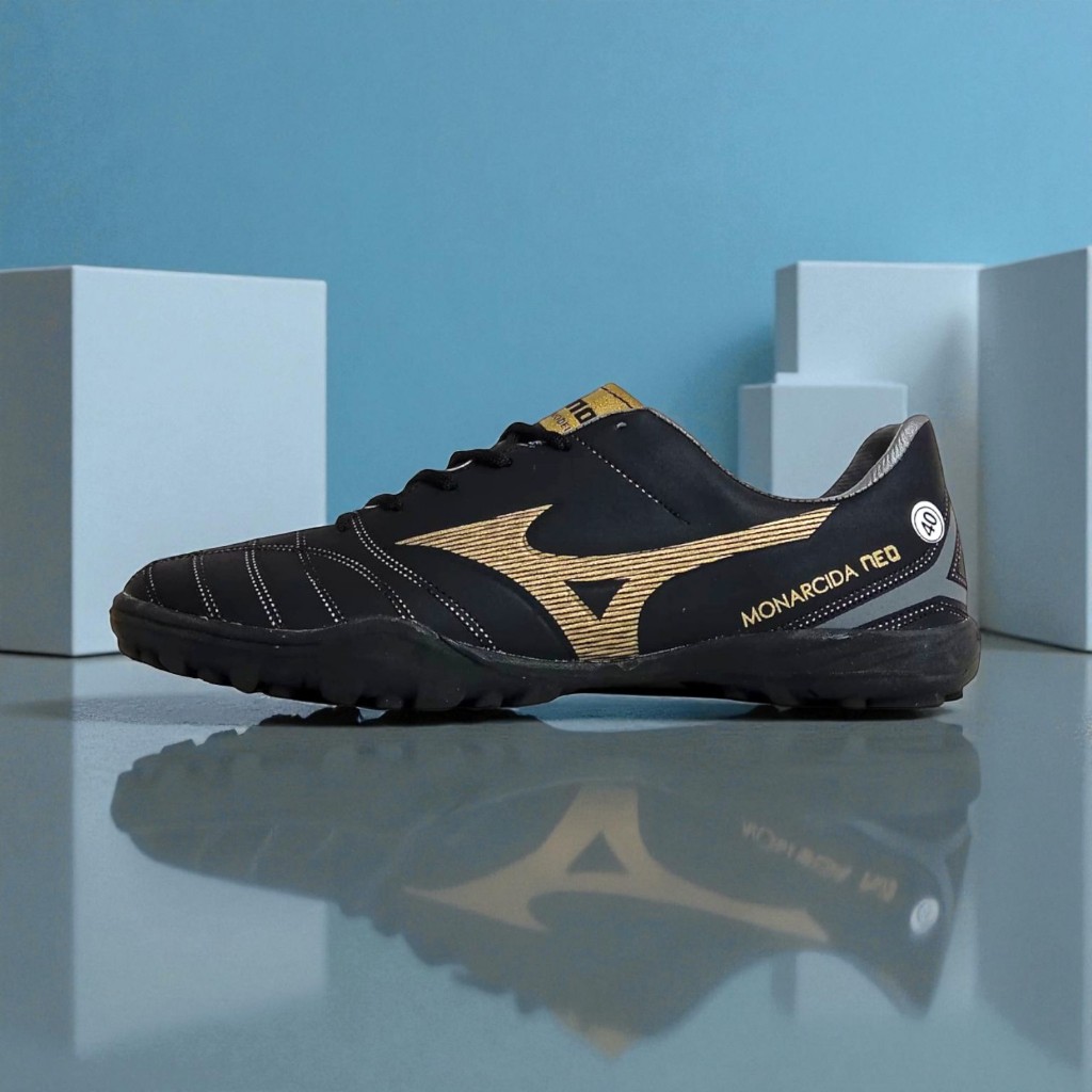 Sepatu Futsal Bergerigi Mizuno Monarcida Neo Black Gold