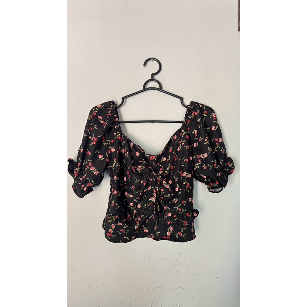 Blouse sabrina bunga hitam