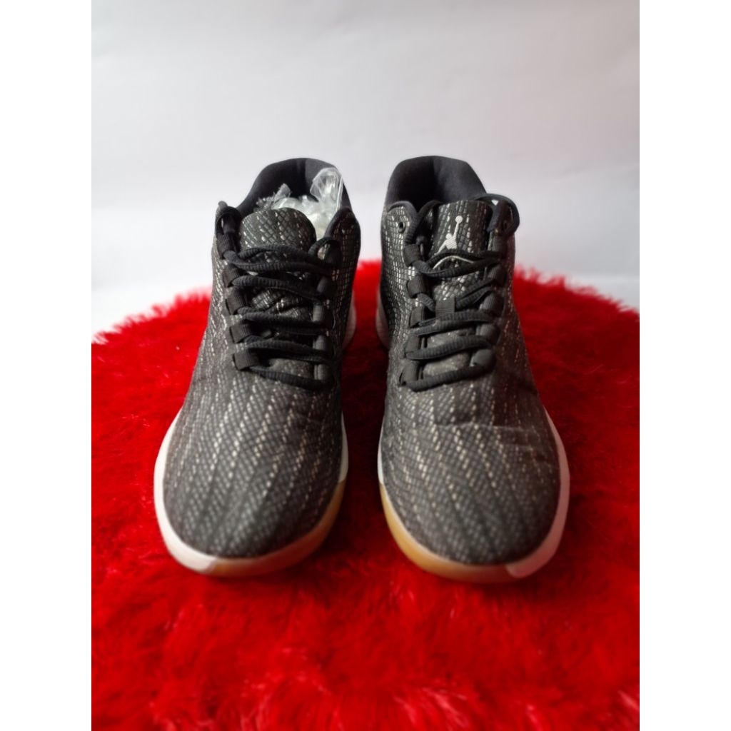 Seoatu Jordan B fly Ukuran 41