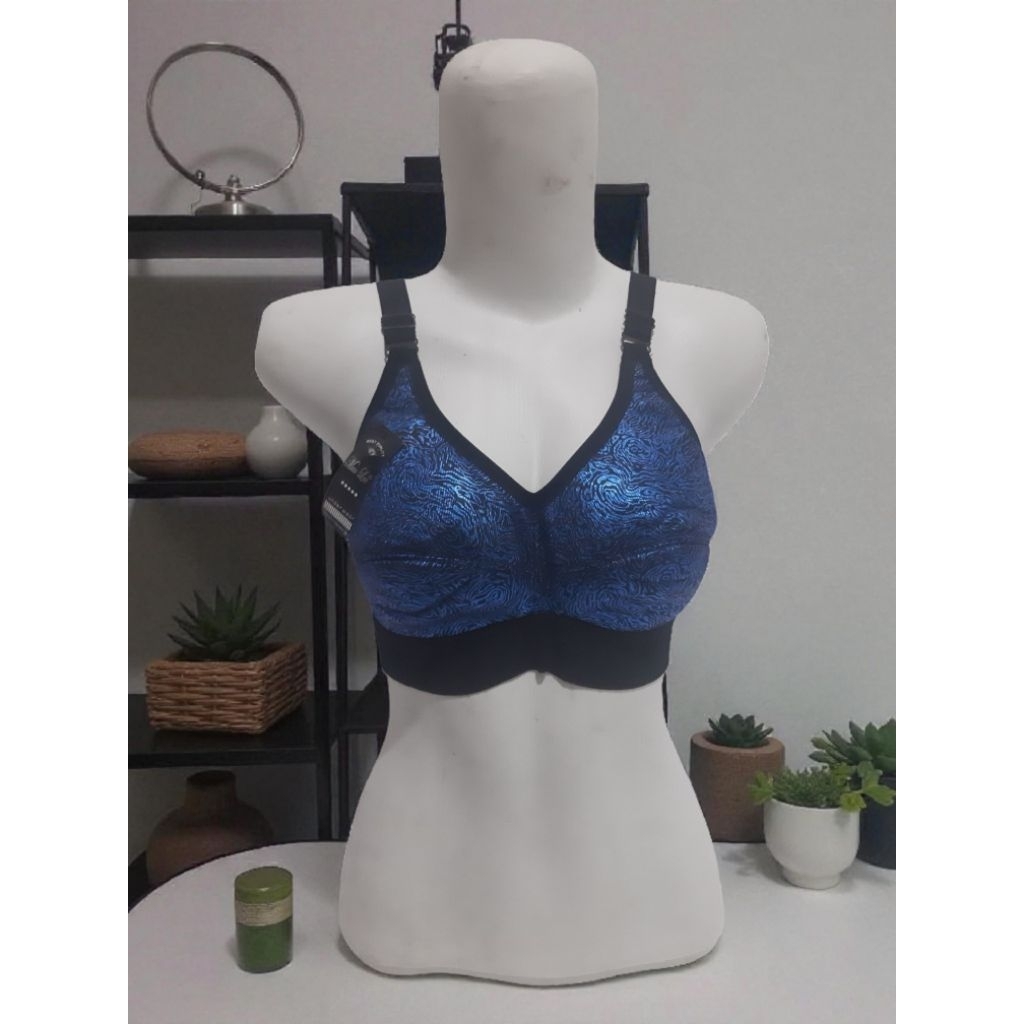 BRA JUMBO TANPA KAWAT, BRA 40/42 DENGAN MOTIP BIRU KILAT