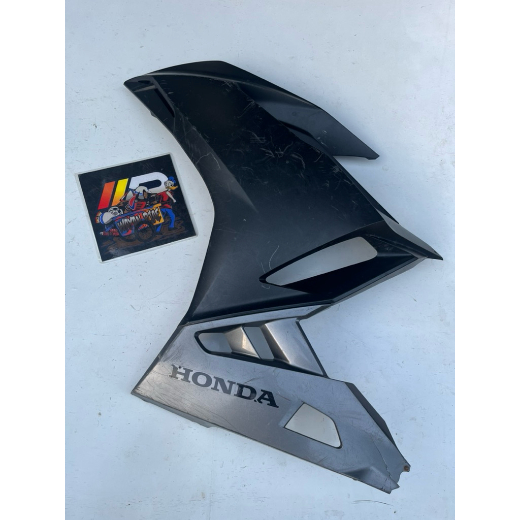Fairing sebelah kiri Honda CB150R k45 2016-2018 original bekas apaadanya kaya di foto