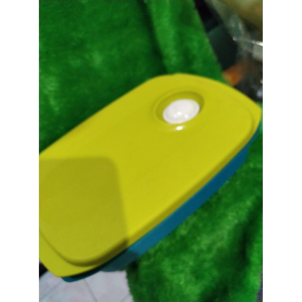 BYO / kotak makan besar  BYO,ORI Tupperware second