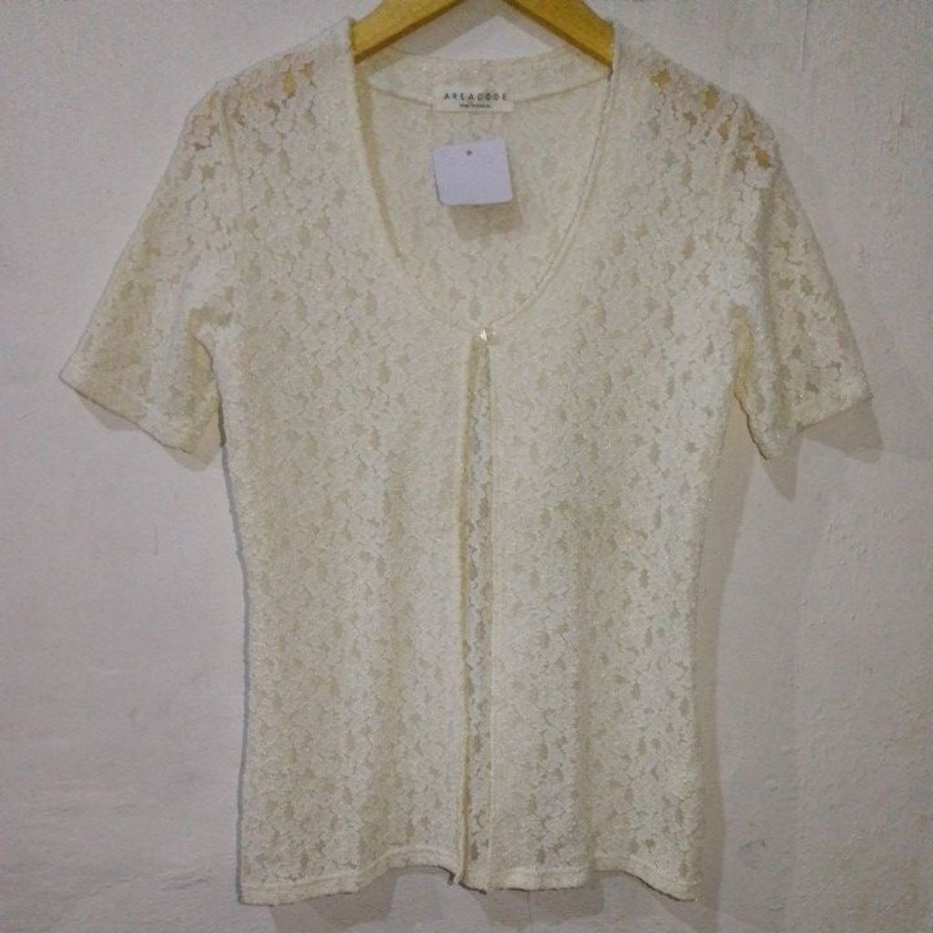 078 ATASAN OUTER BRUKAT KANCING SATU LENGAN PENDEK PUTIH GADING IMPORT