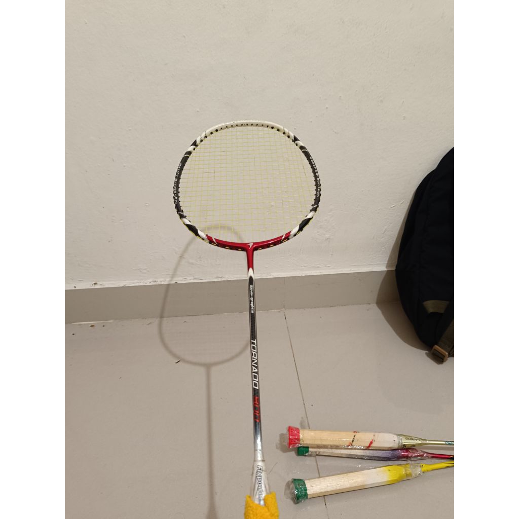 raket badminton Flypower tornado 900 senar Yonex nanogy98 tarikan 27lbs mesin Yonex