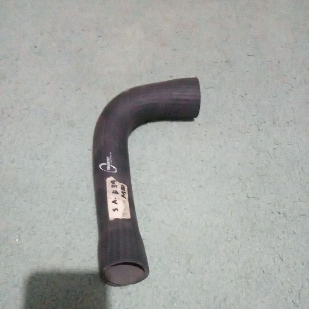 selang radiator atas BMW e34 m50