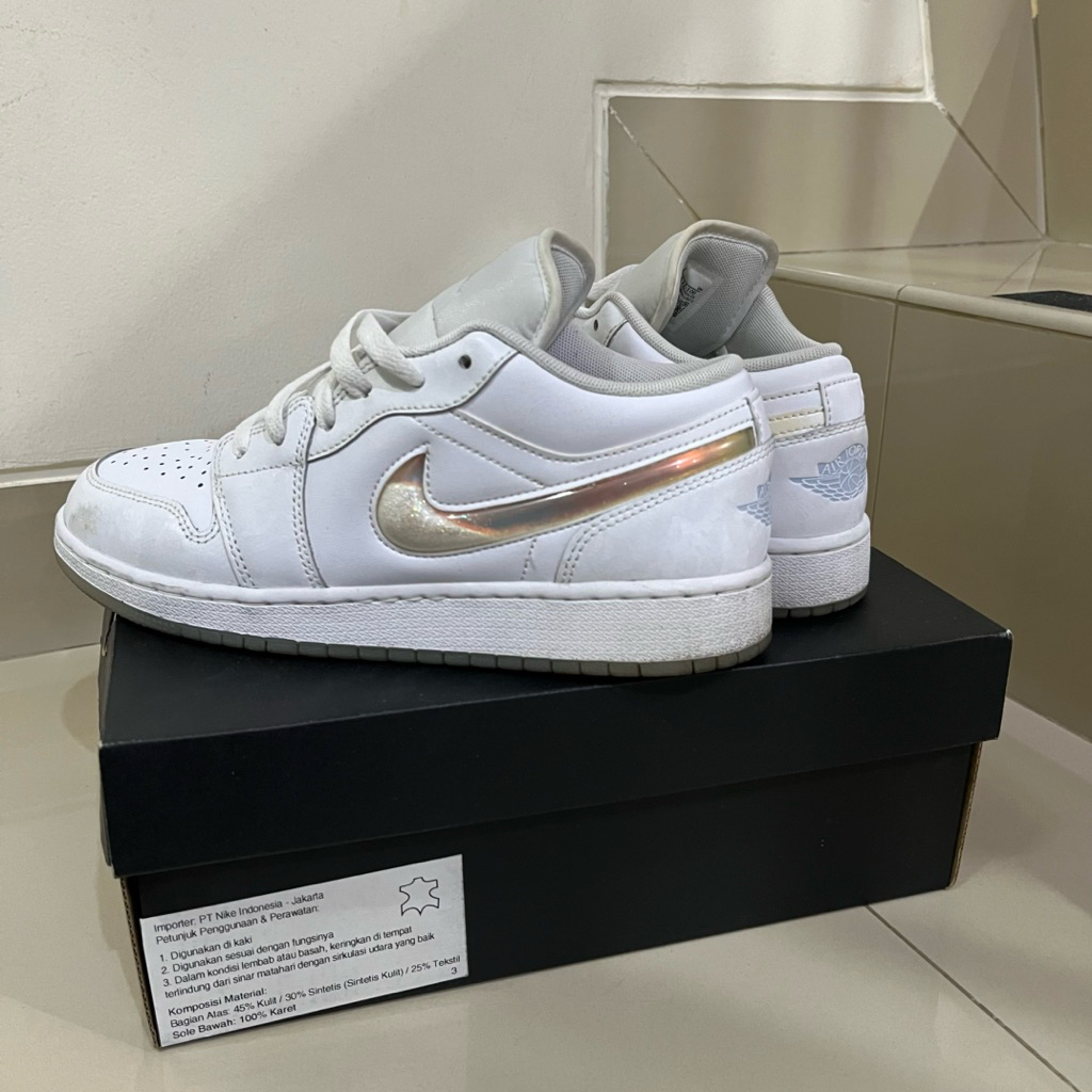 preloved SEPATU SNEAKERS NIKE AIR JORDAN PUTIH - Ukuran 40