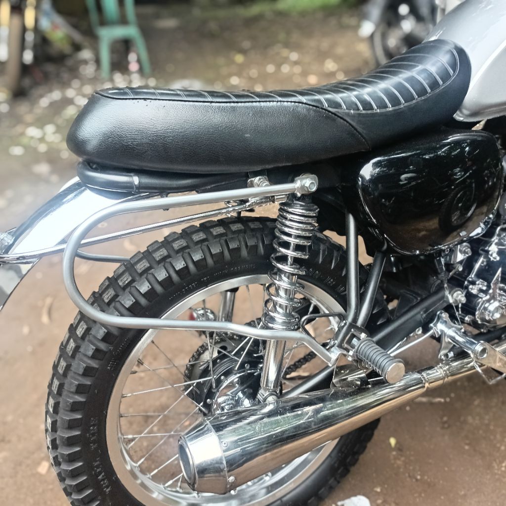 breket siderack Kawasaki w175 breket sidebag w175