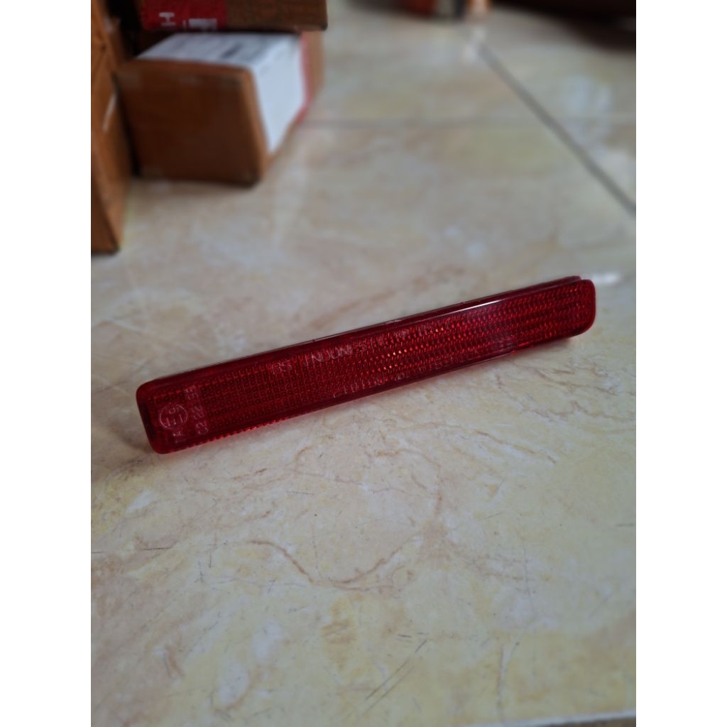 Lampu reflektor bemper belakang suzuki XL7 original