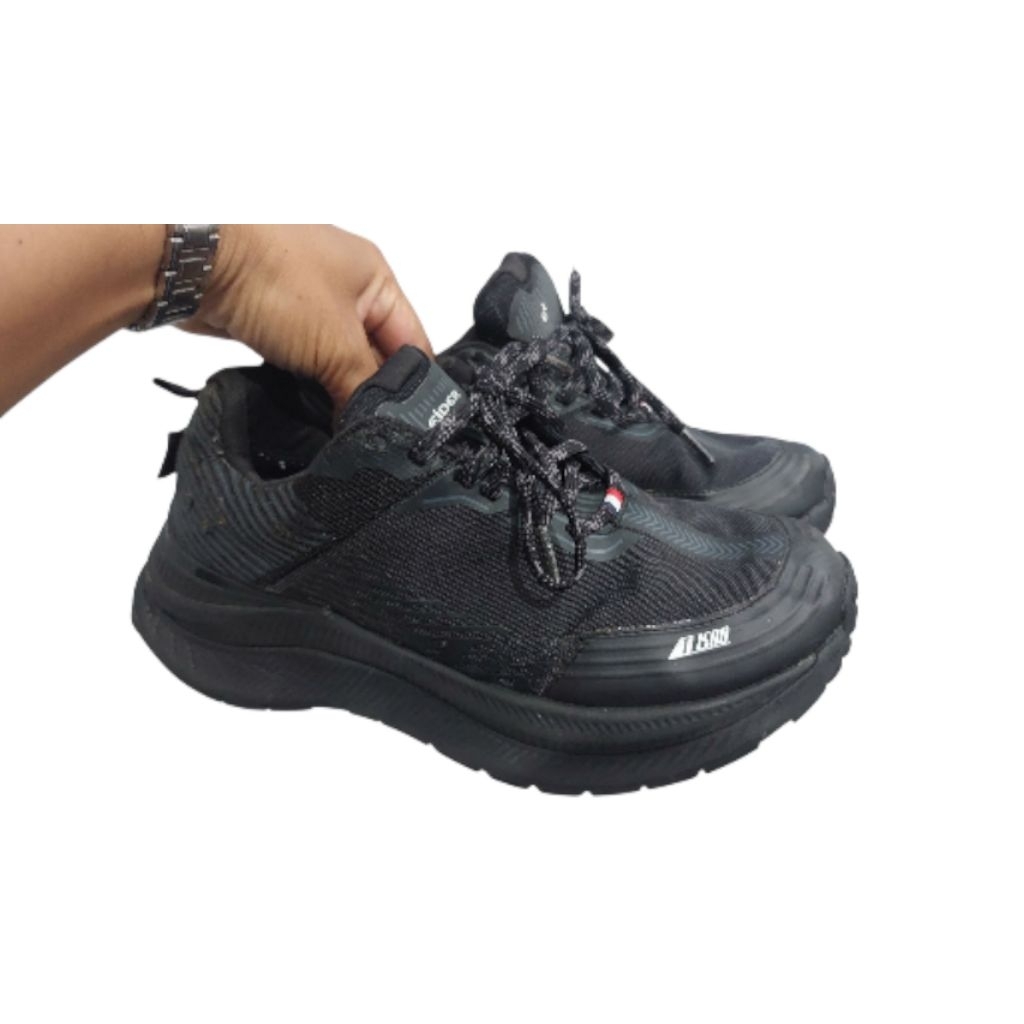 Sepatu eider gunung tapak karbon goretex Cordura