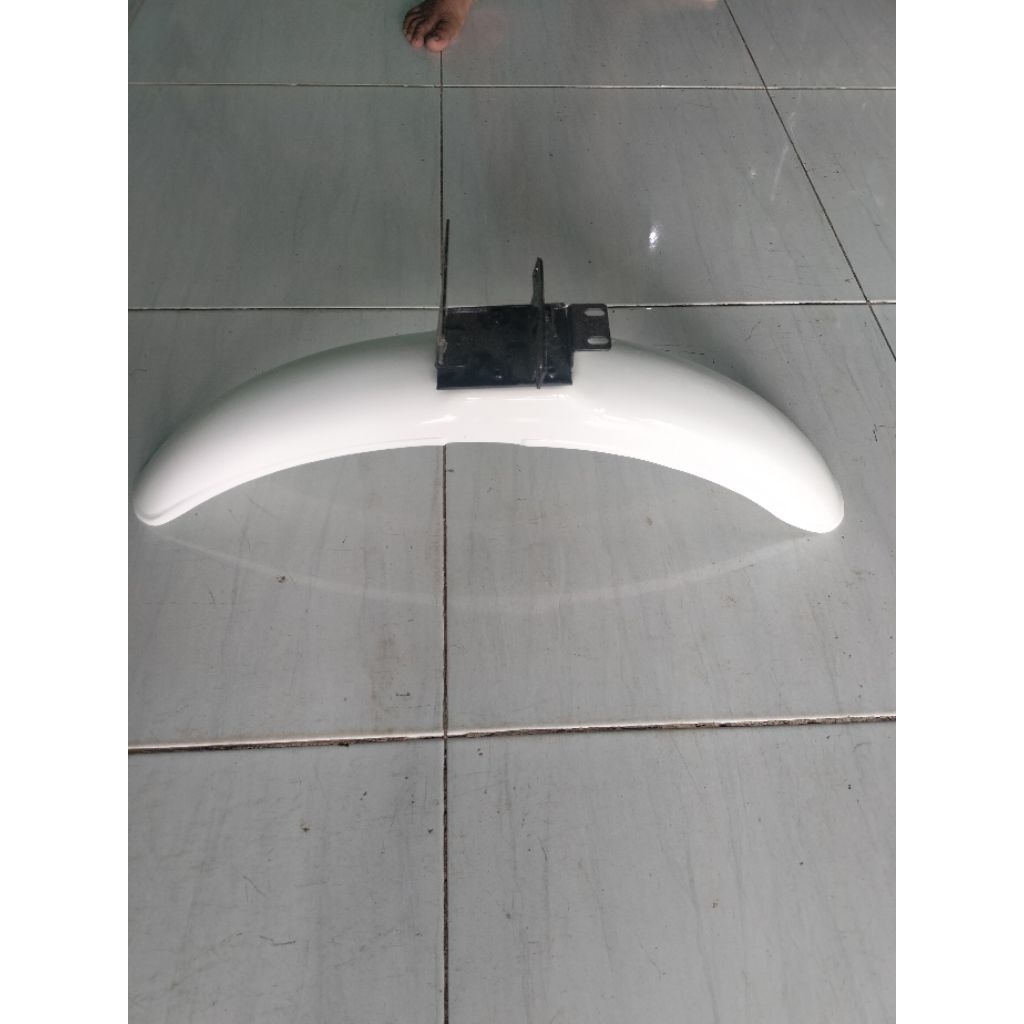 spakbor depan Suzuki A100