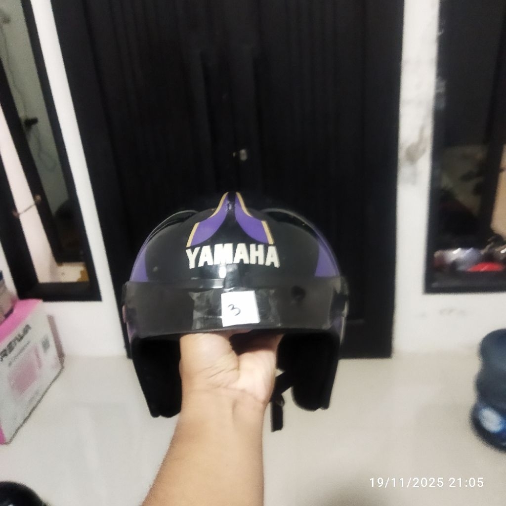 HELM Yamaha jadul klasik ori