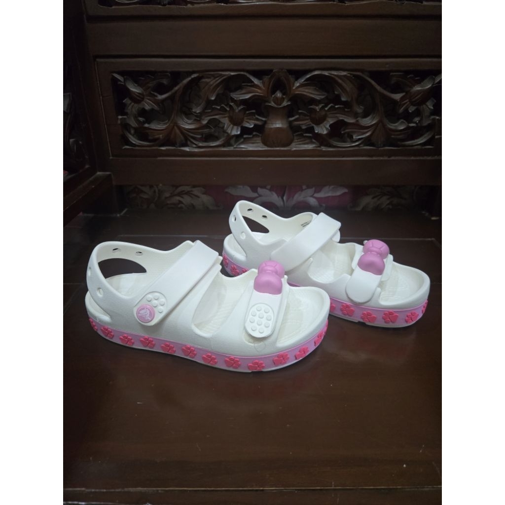 crocs anak perempuan