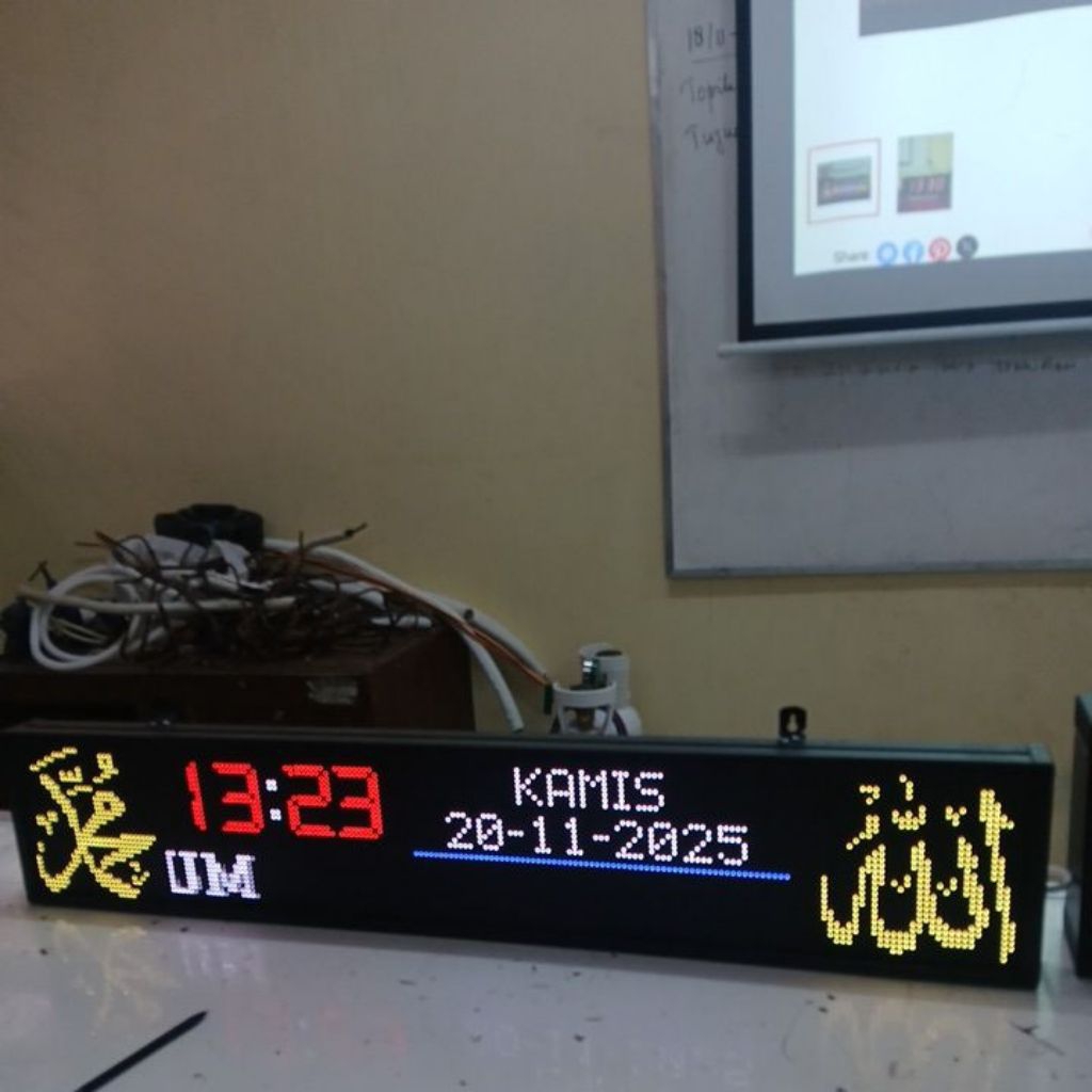 Jam digital produk elektronika