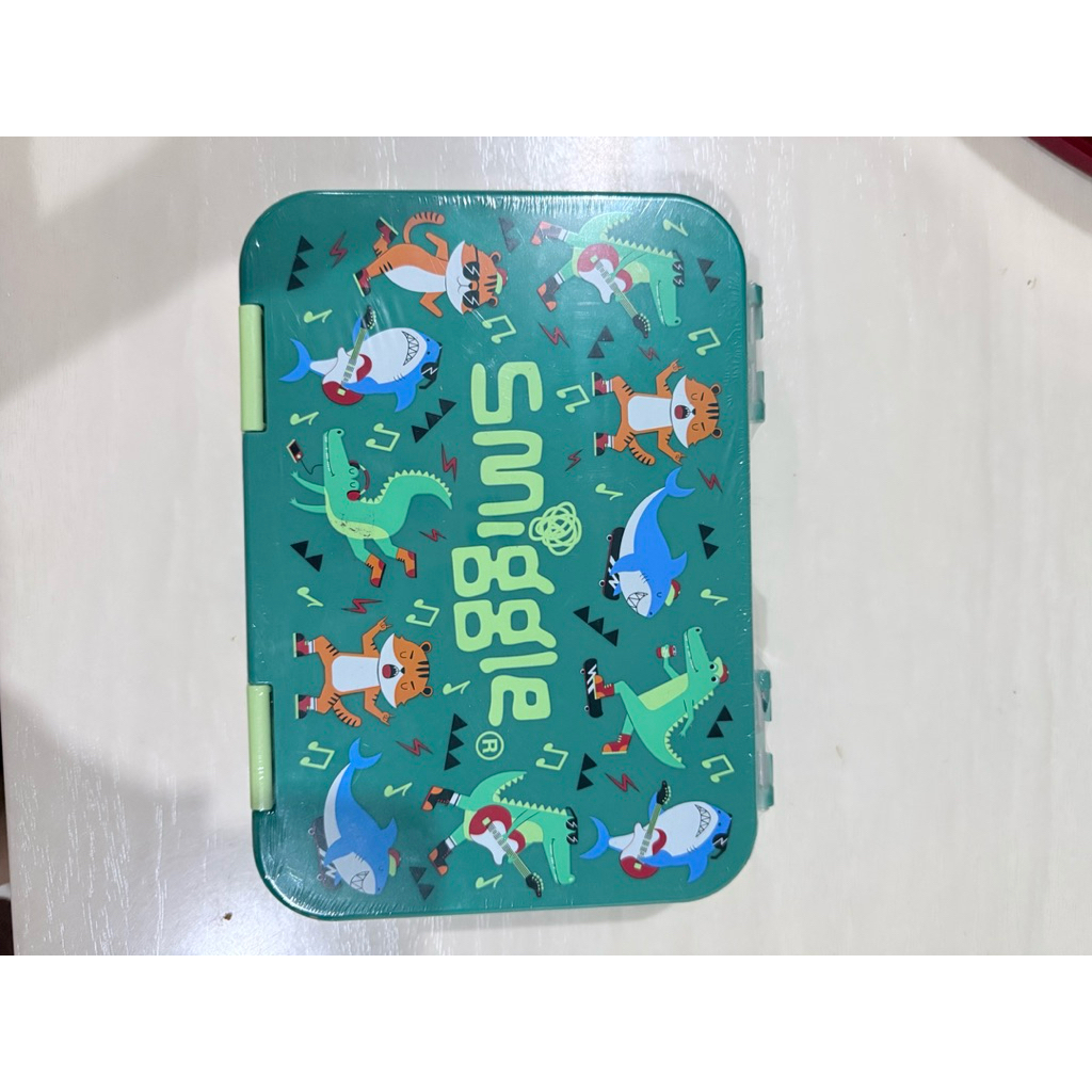 SALE NEW Lunch box smiggle dino sekat BPA FREE